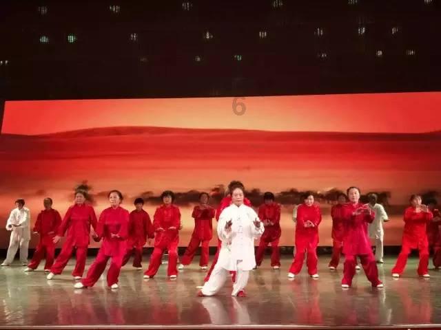 高校时尚女孩